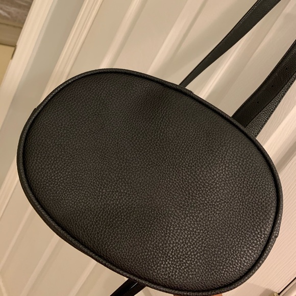 Stila Bucket Bag - Picture 8 of 8